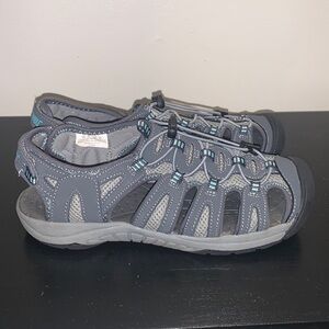 Khombu Crystal Sport Sandals. Size 8